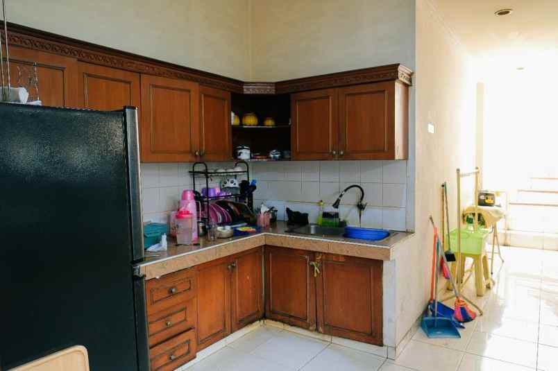 dijual rumah usaha di kawasan cihapit kota bandung