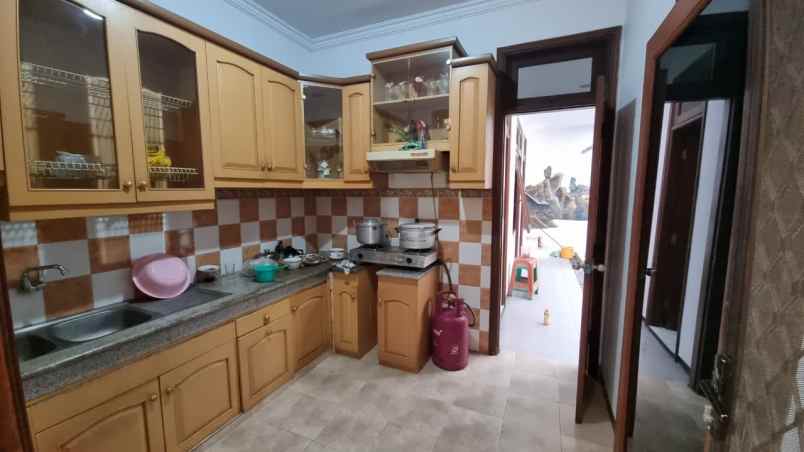 dijual rumah villa bukit mas