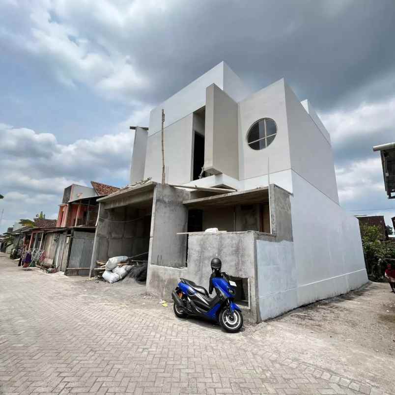 dijual rumah wedomartani ngamplak