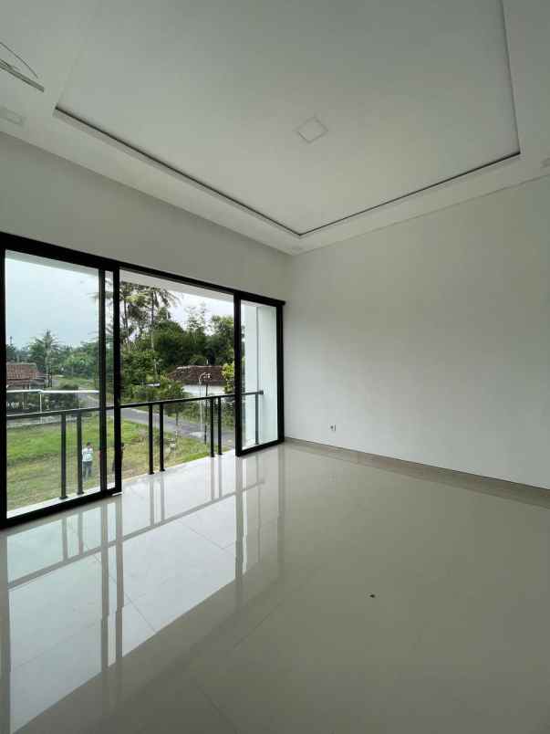 dijual rumah wedomartani ngemplak