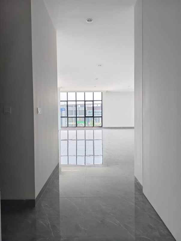 disewakan ruko gudang kantor crystal boulevard