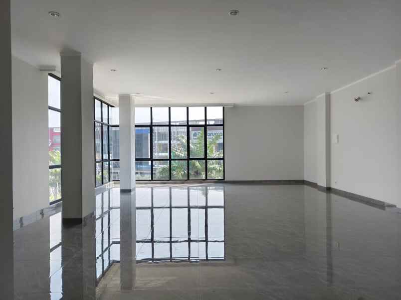 disewakan ruko gudang kantor crystal boulevard