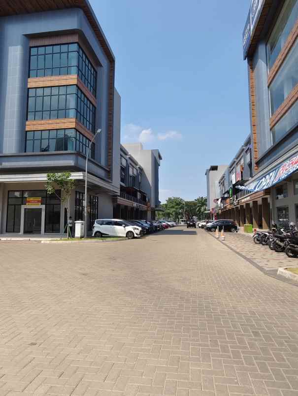 disewakan ruko gudang kantor crystal boulevard