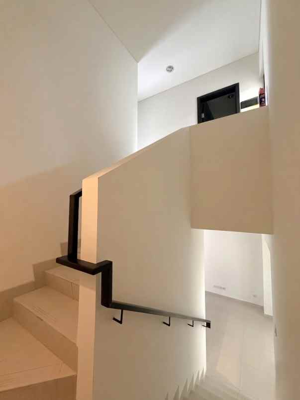 disewakan rumah cluster wisteria metland