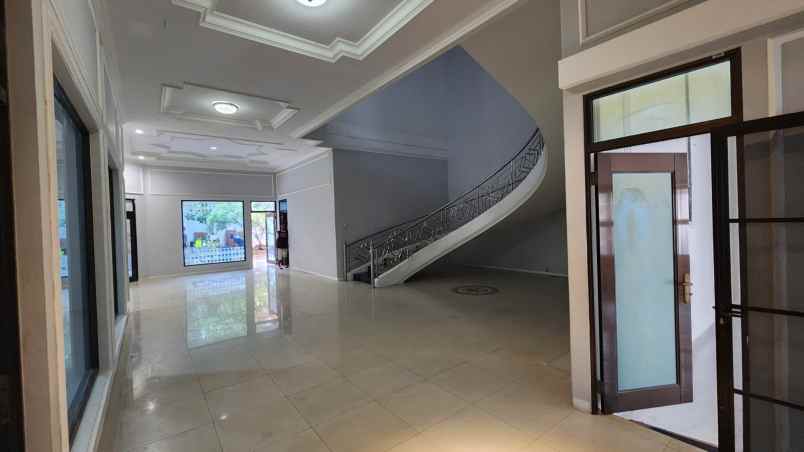 disewakan rumah dharmahusada indah