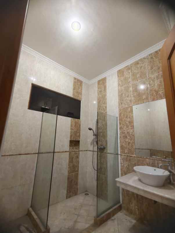 disewakan rumah jalan kecilung