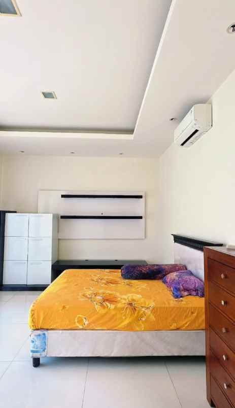 disewakan rumah jalan pakuwon indah