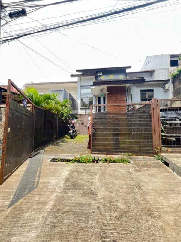 disewakan rumah jalan setrasari