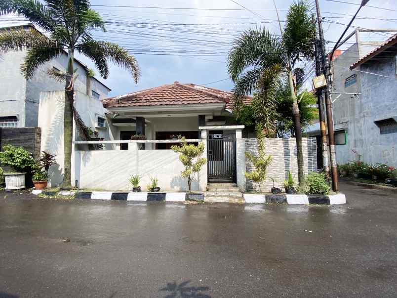 disewakan rumah komplek perkebunan raya