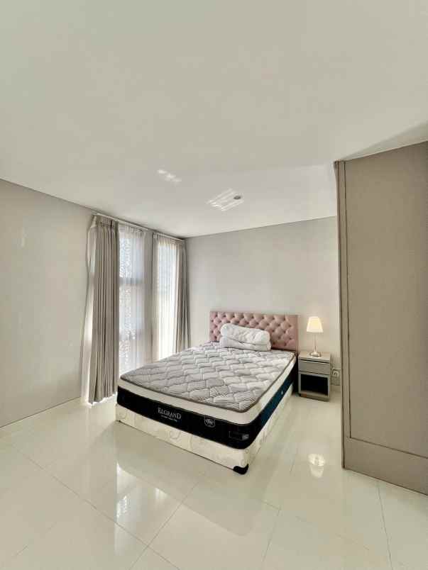 disewakan rumah pakuwon city