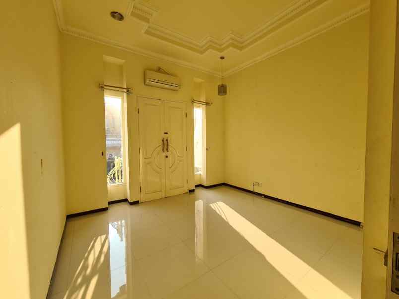 disewakan rumah pakuwon city