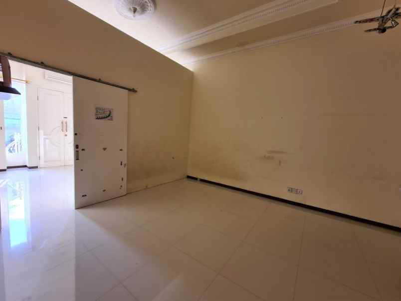 disewakan rumah pakuwon city