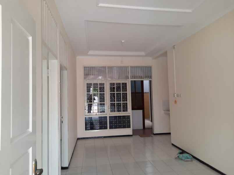 disewakan rumah sutorejo