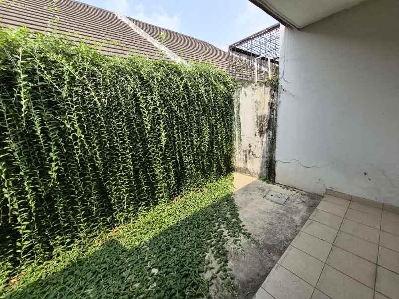 disewakan rumah suvarna sutera cluster fedora