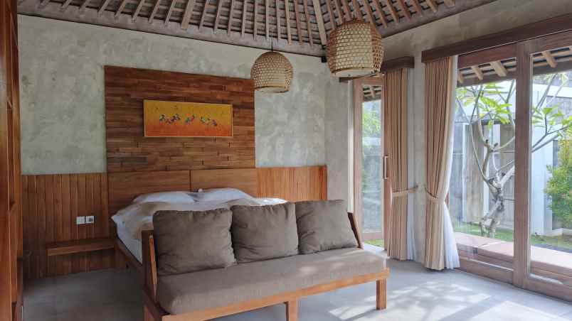 for sale a prime land and villa complex