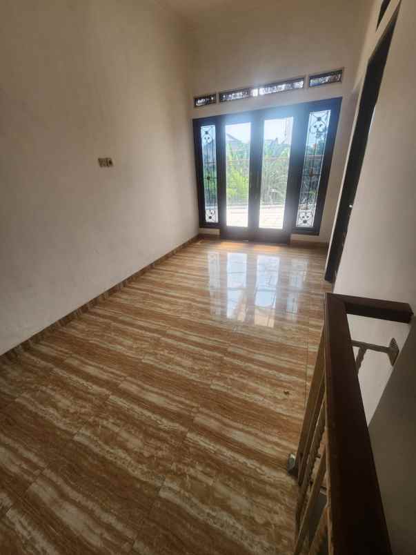 jual rumah mewah jl karyawan ciledug tanggerang