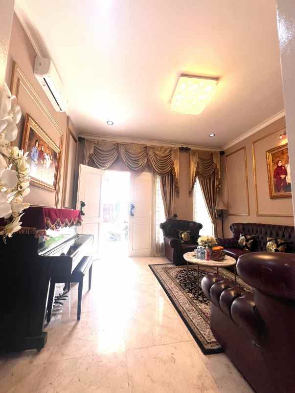 jual rumah mewah private pool pejaten