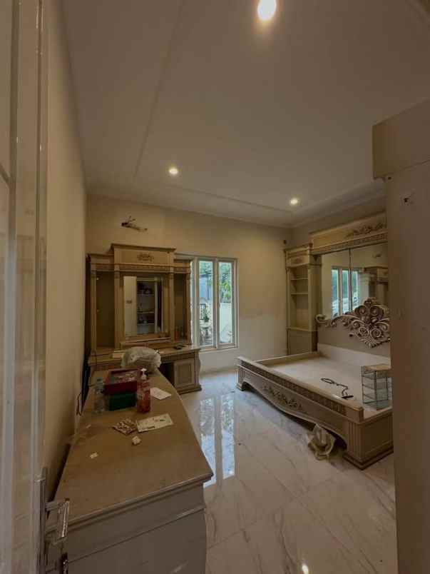 jual rumah siap huni bagus di citraland surabaya barat