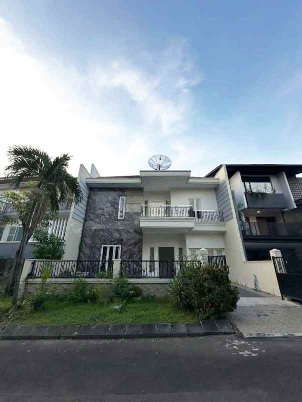 jual rumah siap huni bagus di citraland surabaya barat