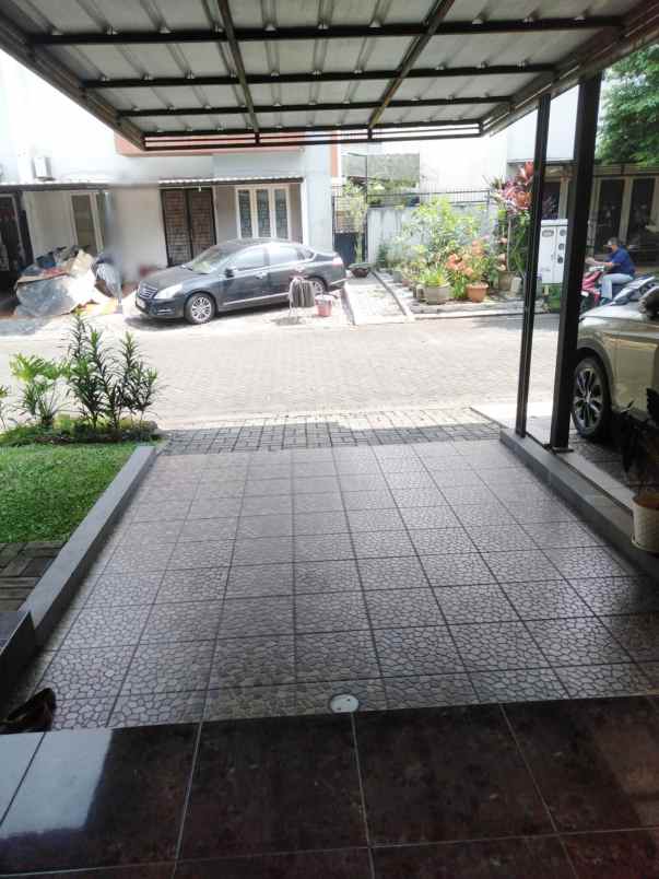 jual rumah siap huni raffles hills cibubur