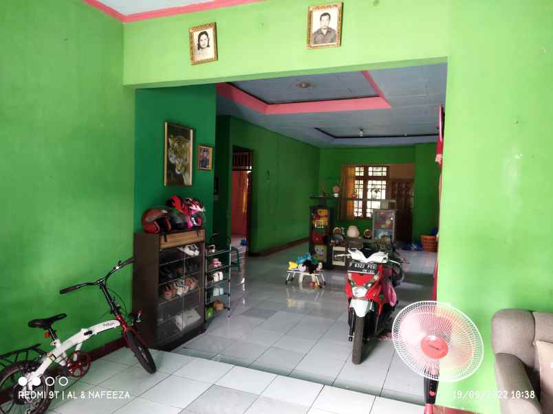 jual rumah strategis bonus 5 toko di cibinong