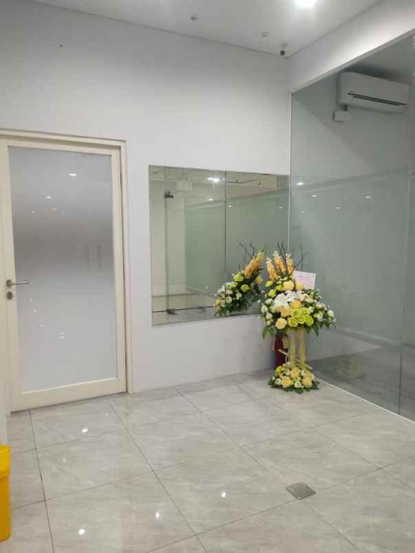 ruang perkantoran praxis by intiland minimal 3 tahun