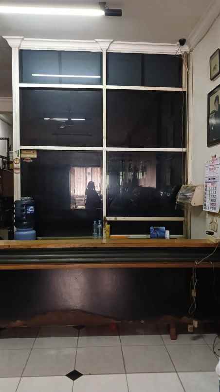 ruko 3 5 lantai area dekat pasar atom bangunan bagus