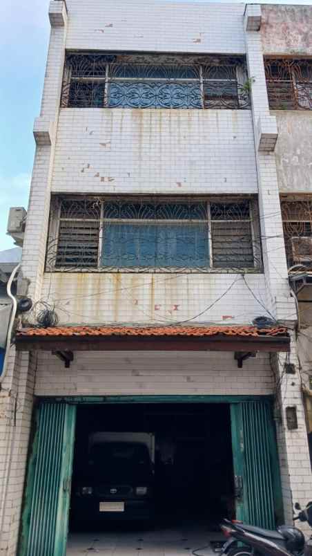 ruko 3 5 lantai area dekat pasar atom bangunan bagus