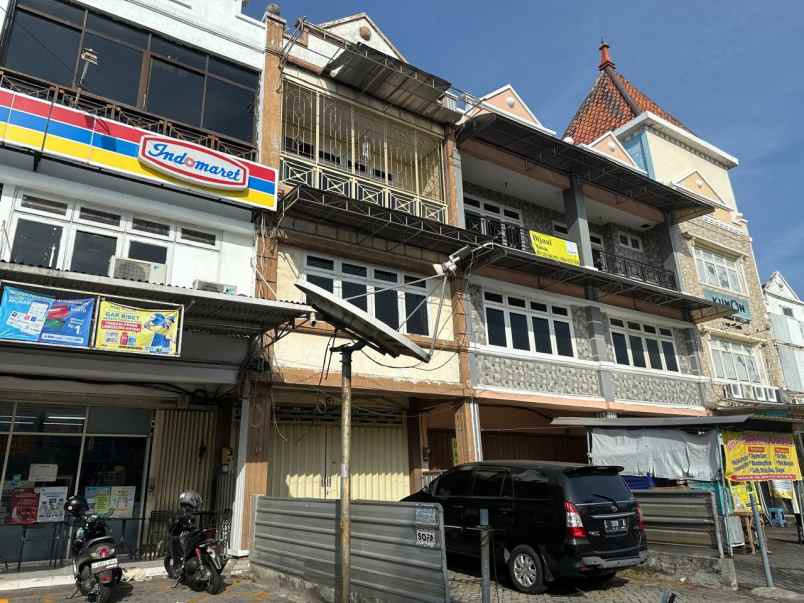 ruko nirwana eksekutif strategis