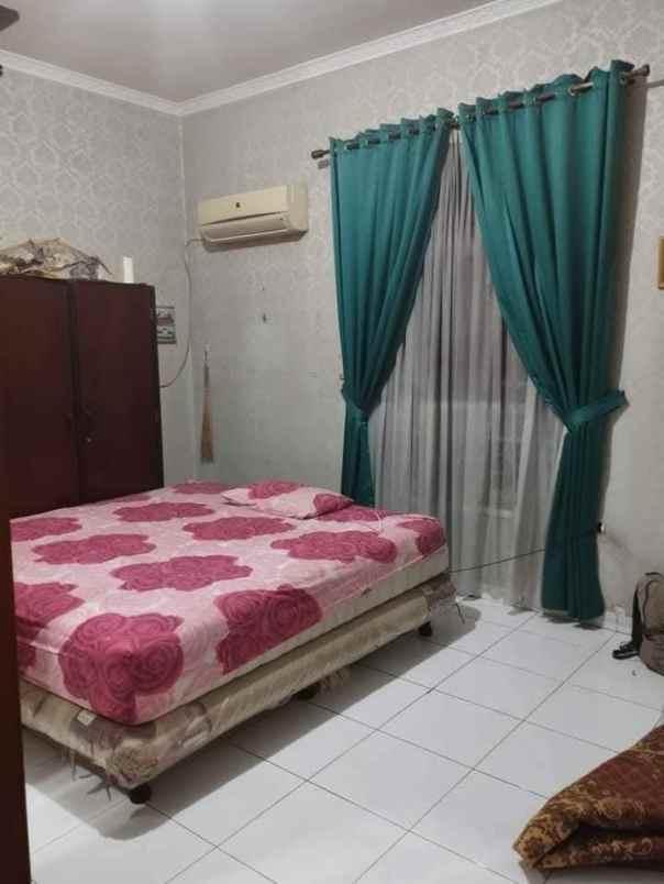 rumah 2 5 lantai di kemanggisan ilir jkt barat