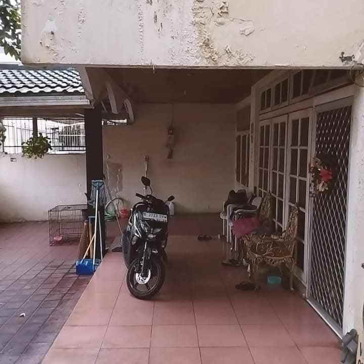 rumah 2 5 lantai di kemanggisan ilir jkt barat