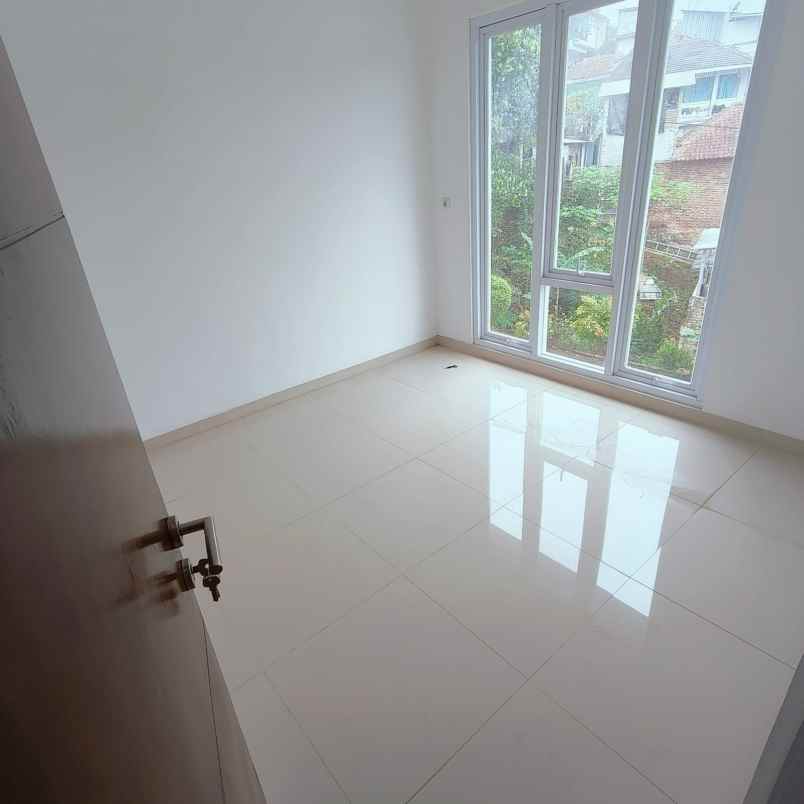 rumah 2 lantai dalam cluster bojong koneng cikutra