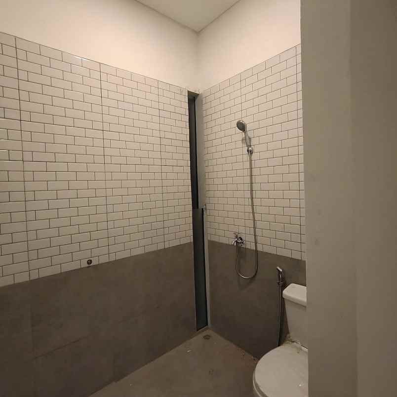 rumah 2 lantai di citayem siap huni