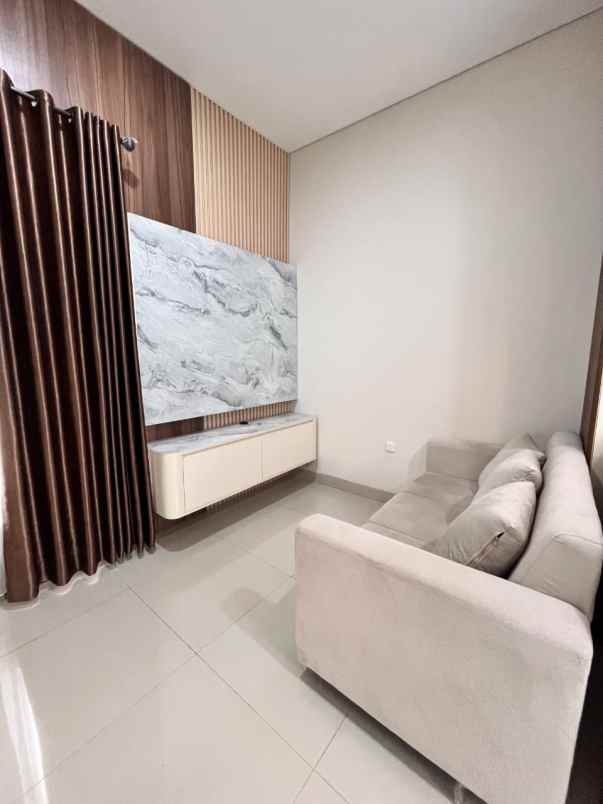 rumah 2 lantai di pamulang barat dekat toll bsd