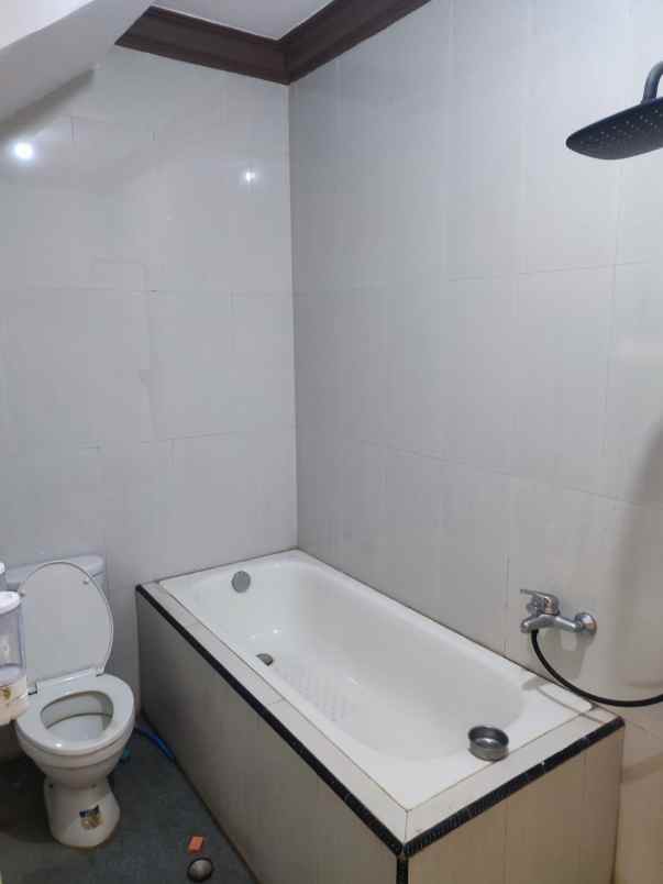 rumah 2 lantai riverland kalirejo lawang