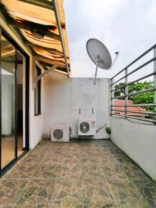 rumah 2 lantai siap huni jagakarsa jakarta selatan