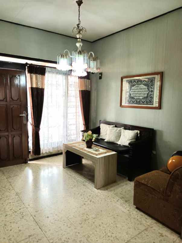 rumah 2 lantai siap huni lokasi blimbing kota malang