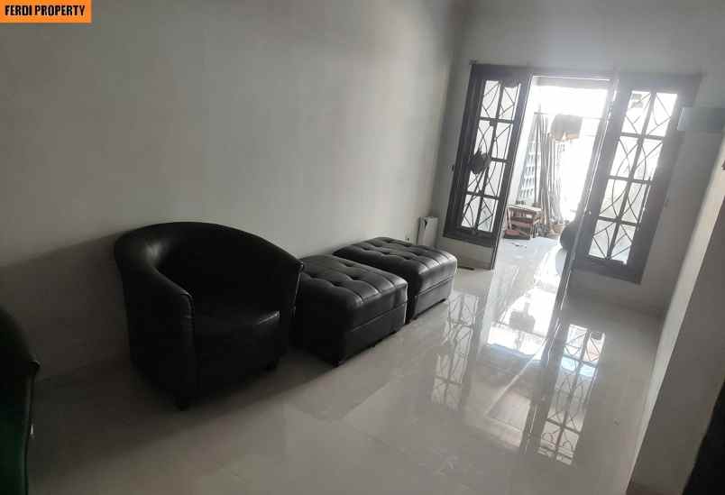 rumah 3 lantai siap huni raffles hills cibubur