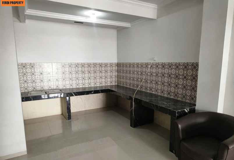 rumah 3 lantai siap huni raffles hills cibubur