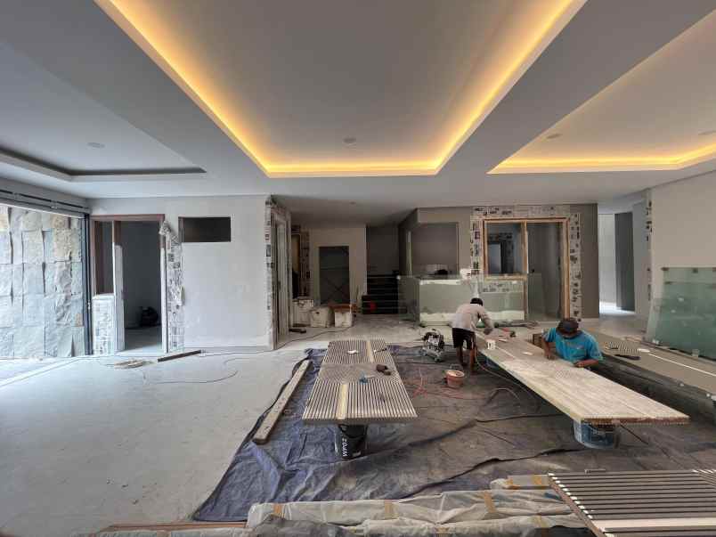 rumah 3 lantai waterfront selangkah dari cbd citraland