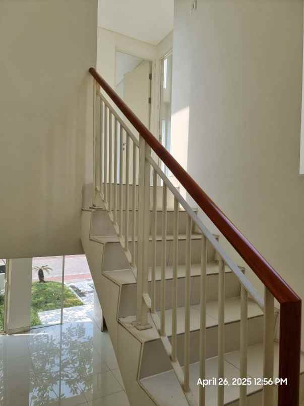 rumah adelaide grand pakuwon new kosongan carport