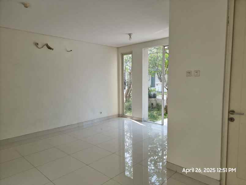 rumah adelaide grand pakuwon new kosongan carport