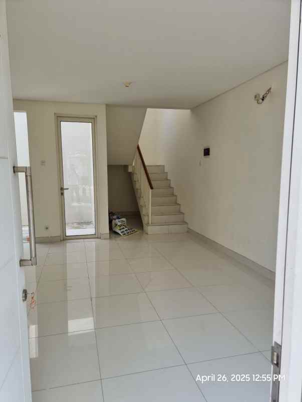 rumah adelaide grand pakuwon new kosongan carport