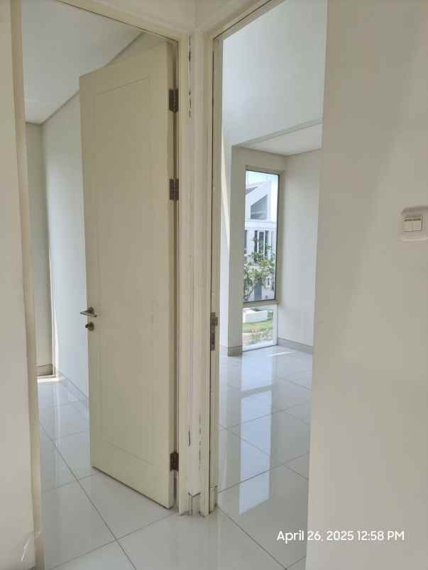 rumah adelaide grand pakuwon new kosongan carport