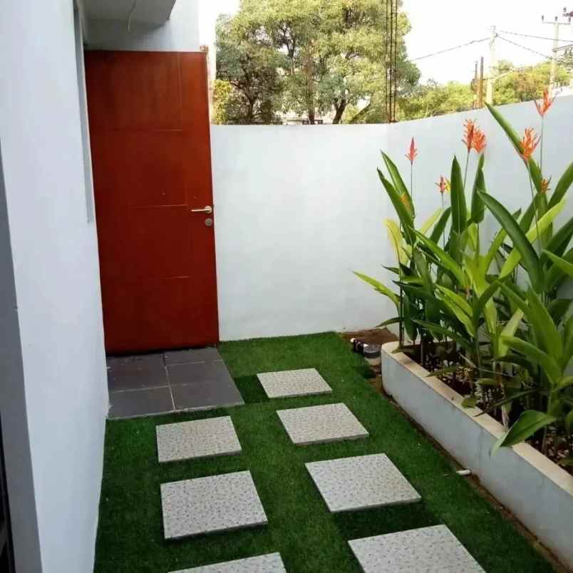 rumah ala eropa dekat cibubur sudah shm