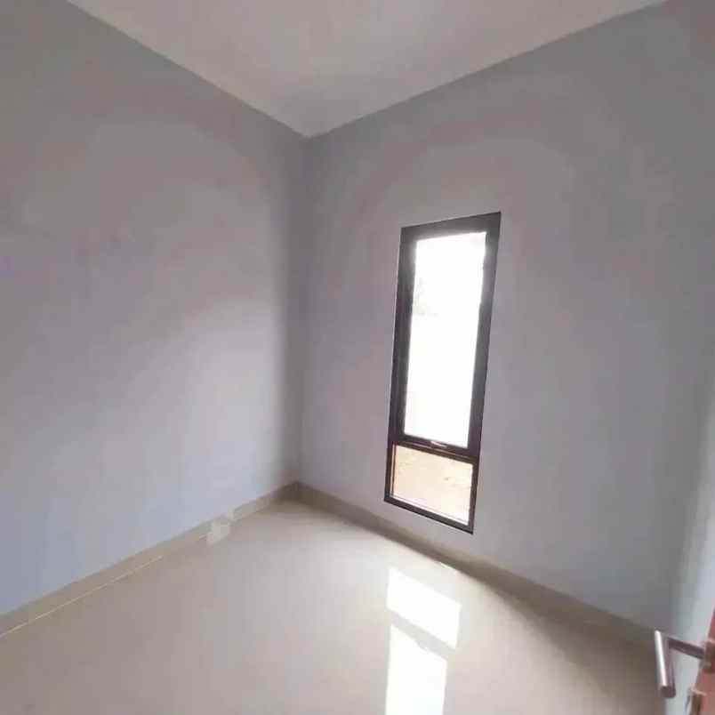 rumah ala eropa dekat cibubur sudah shm