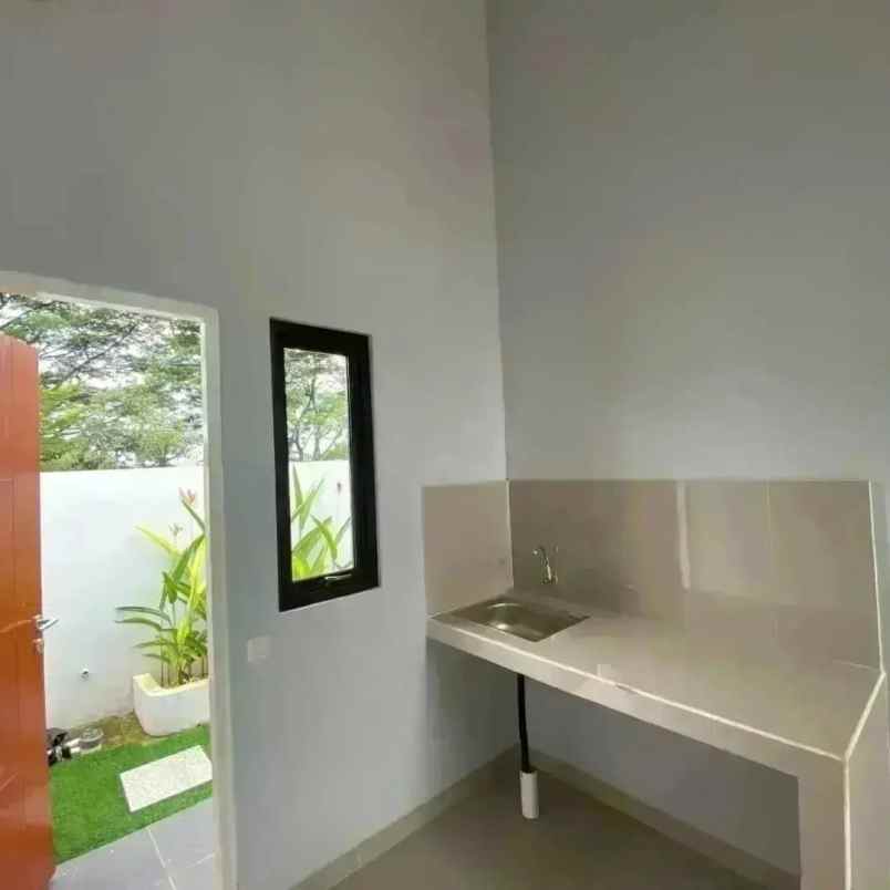 rumah ala eropa dekat cibubur sudah shm