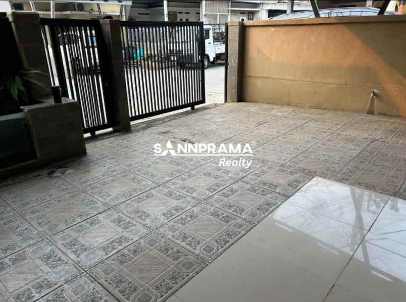 rumah apik terawat dalam cluster di pasir putih depok