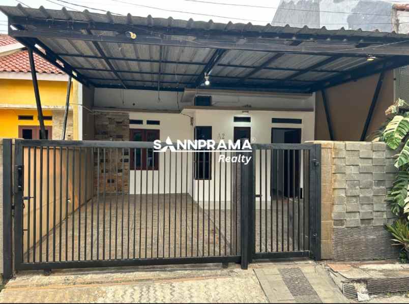 rumah apik terawat dalam cluster di pasir putih depok