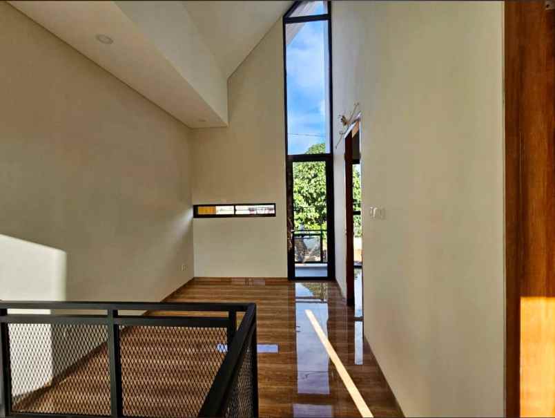 rumah baru 2 lantai dalam town house di ciputat